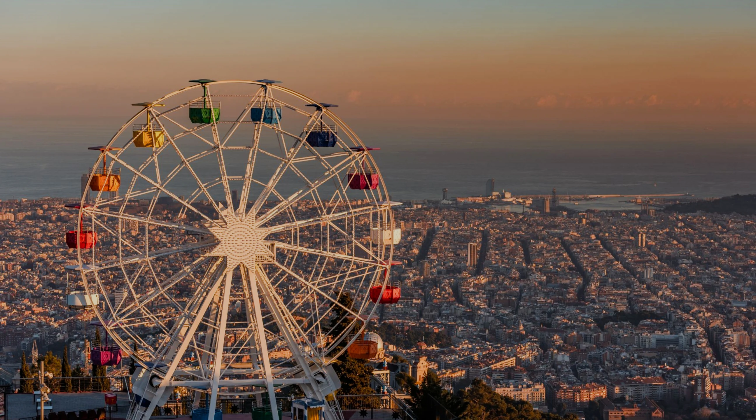 Barcelona desde el Tibidabo al atardecer